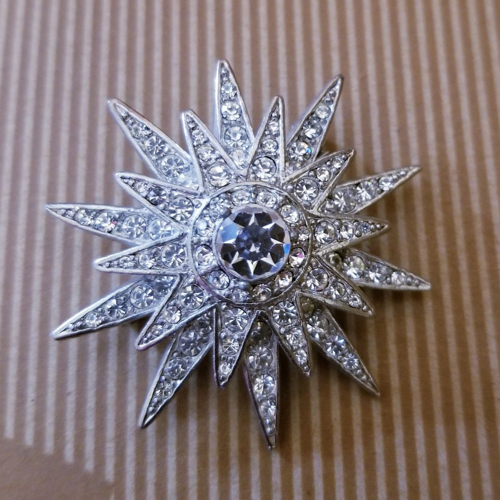 Banana Republic brooch